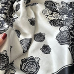 Elodie-huivi (100 % hedvábí – 68 cm)