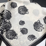 Elodie-huivi (100 % hedvábí – 68 cm)