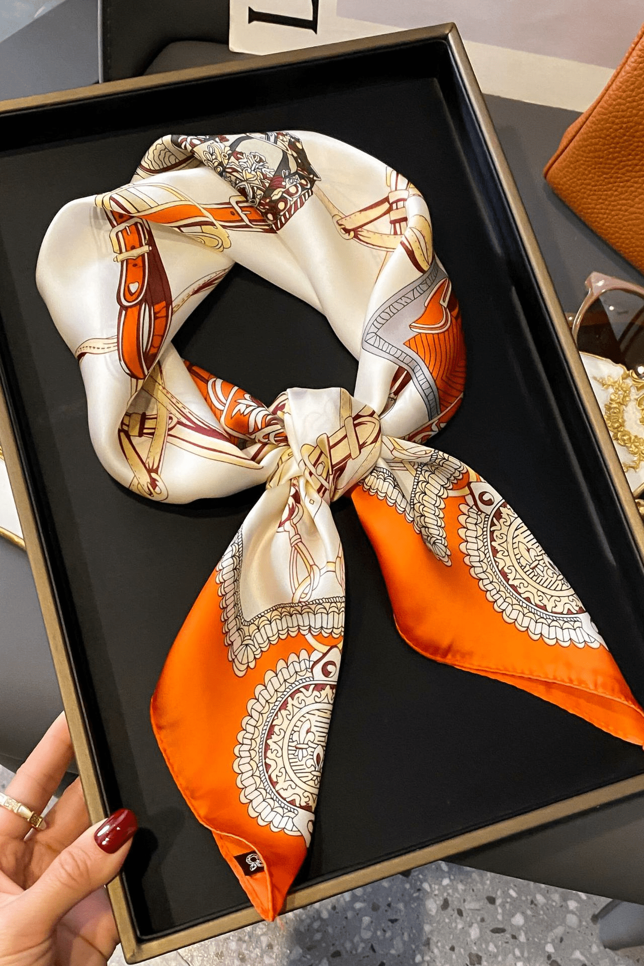 Klara Foulard (100% hedvábí - 68cm)