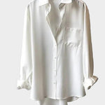 Košile s elegantním střihem a moderním detailem