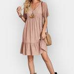 Kostkované šaty s V výstřihem