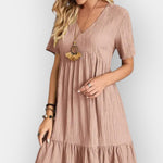 Kostkované šaty s V výstřihem