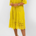 Krajková šaty s výšivkami