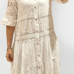 Krajková šaty s výšivkami