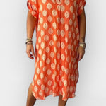 Letní šaty s kulatým výstřihem