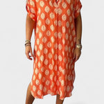 Letní šaty s kulatým výstřihem