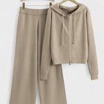 Liana™ | Pletená souprava se strassovými detaily