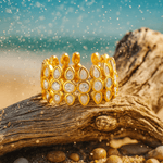 Ranní šperk s lesklými drahokamy